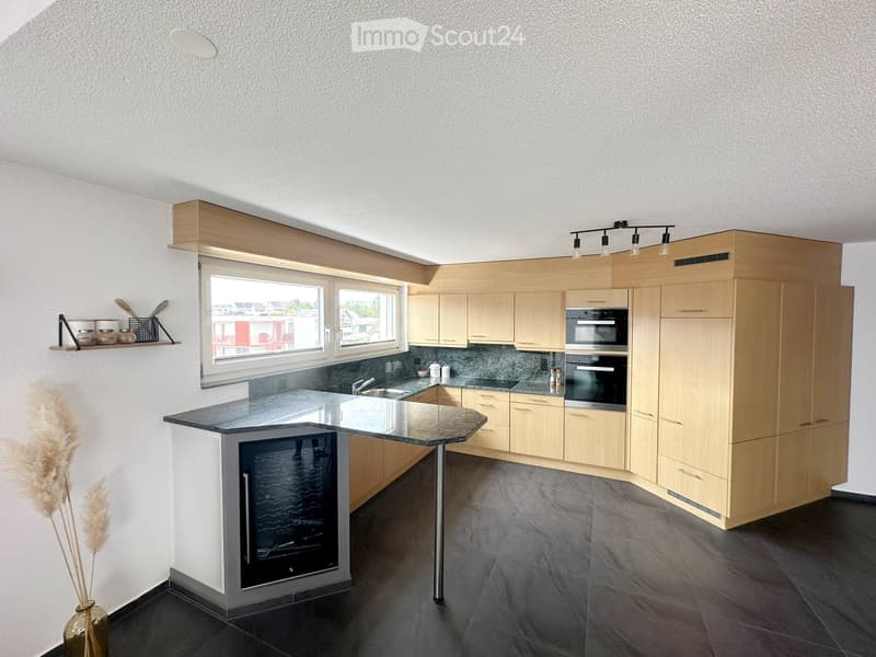 4.5 Zimmer Dach-Maisonette Wohnung mit 159 m2 zu Vermieten (1)