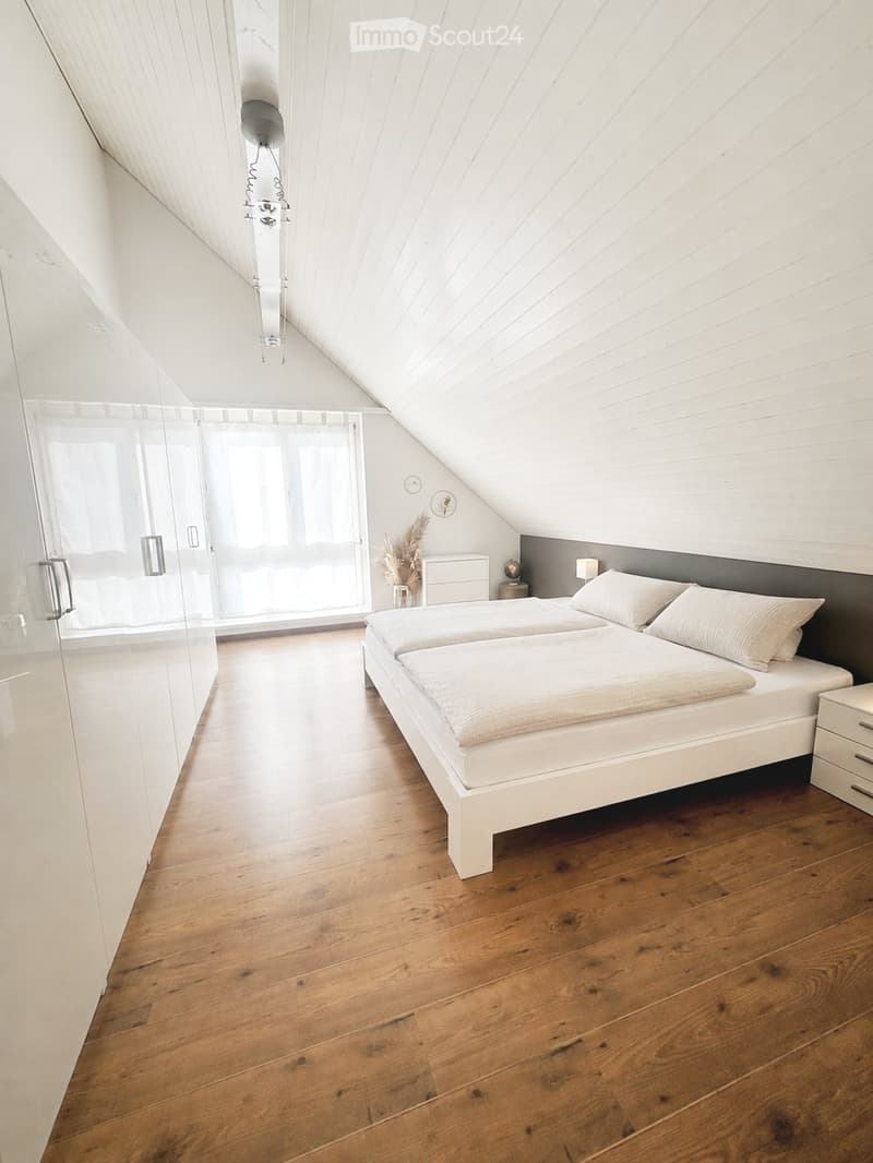 4.5 Zimmer Dach-Maisonette Wohnung mit 159 m2 zu Vermieten (3)