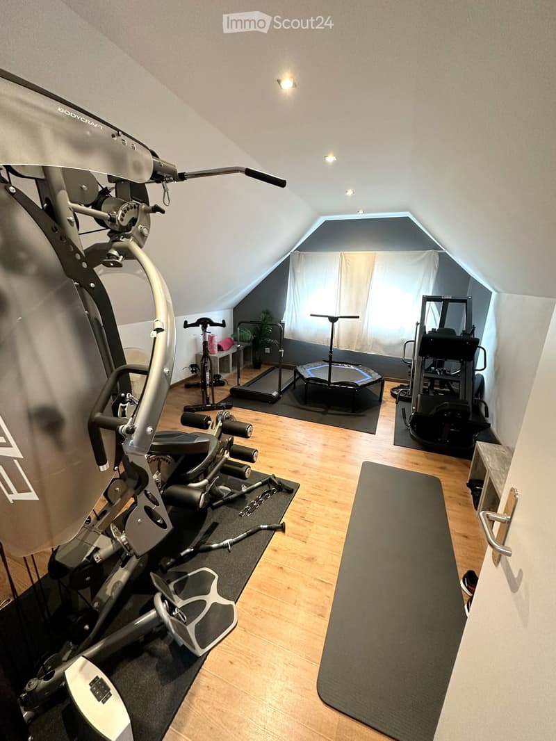 4.5 Zimmer Dach-Maisonette Wohnung mit 159 m2 zu Vermieten (4)