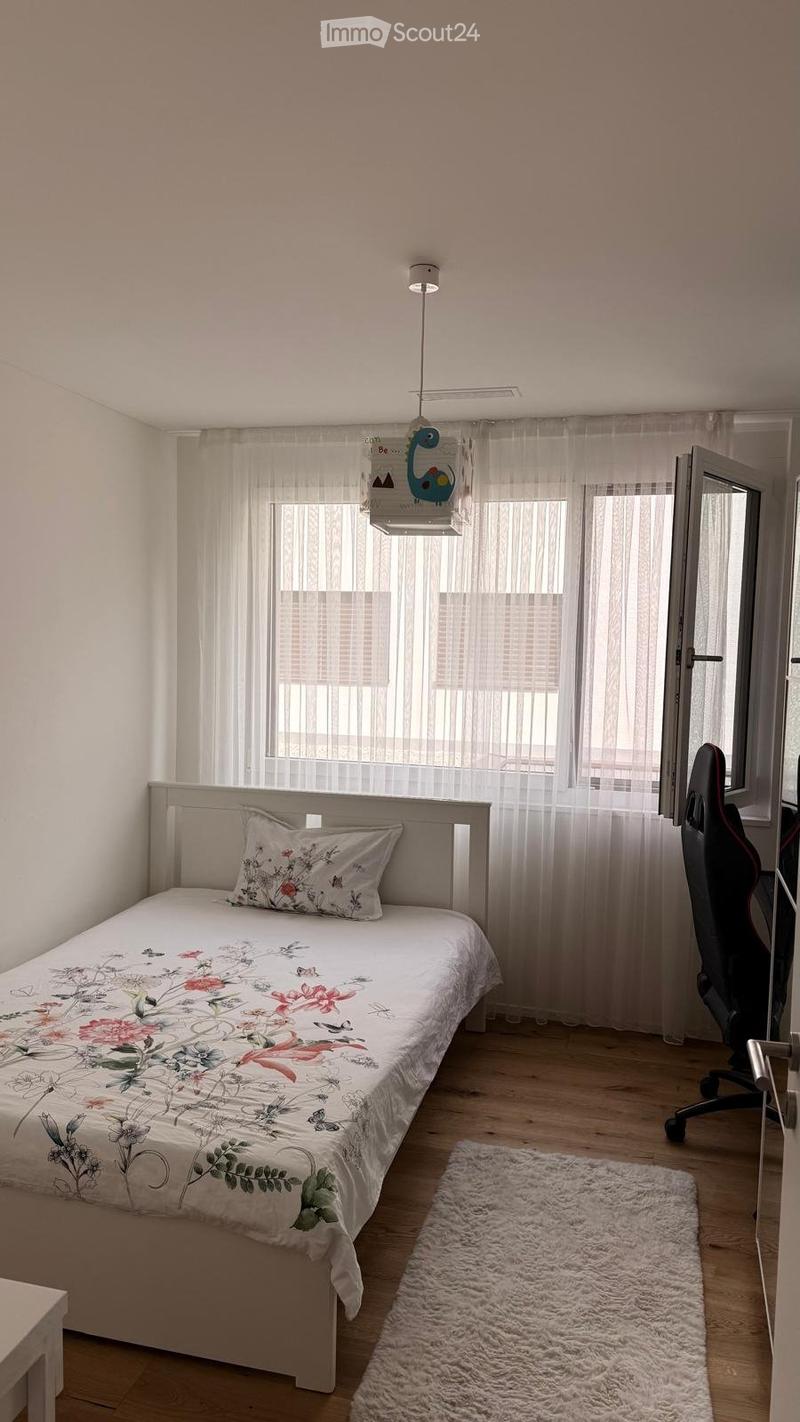 Moderne 3.5-Zimmer-Wohnung mit hochwertigem Ausbau (3)