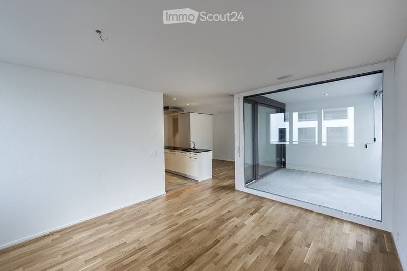 Moderne 3.5-Zimmerwohnung mit Loggia & eigenem Waschturm (2)