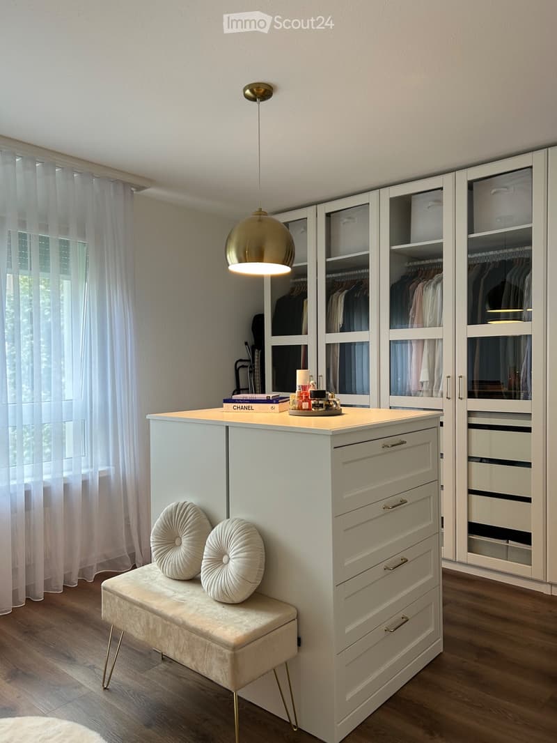 3½-Zimmerwohnung mit zusätzlichem Zimmer (5)