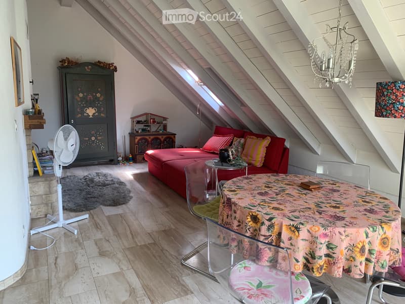 Gemütliches, möbliertes Dachzimmer (3)