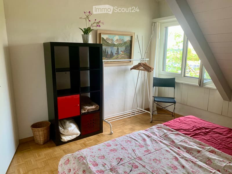 Gemütliches, möbliertes Dachzimmer (2)