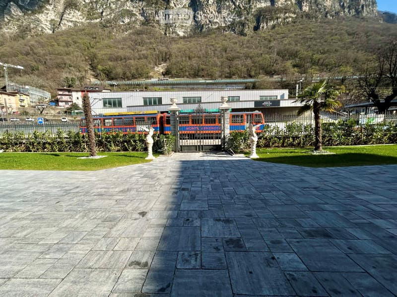 Cercasi subentrante 4.5 locali con giardino privato (10)