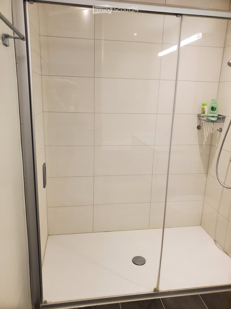 Modern möbliertes, günstig und alles inclusive Zimmer sofort (2)