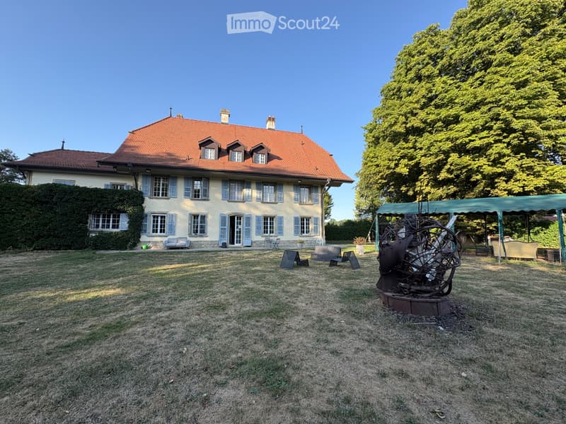 Chambre de caractère- 40 m²- sdb. privée dans un Château (1)