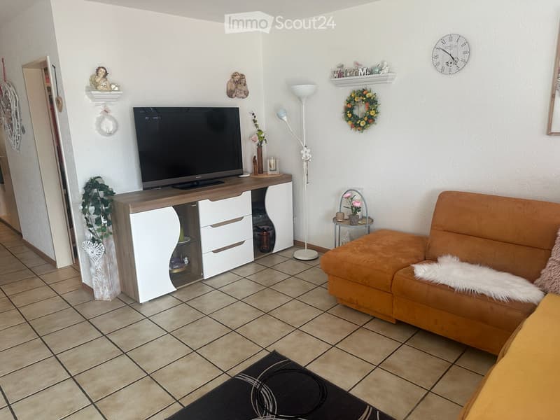 Helle 4½-Zimmer-Wohnung mit Balkon und schöner Weitsicht (2)