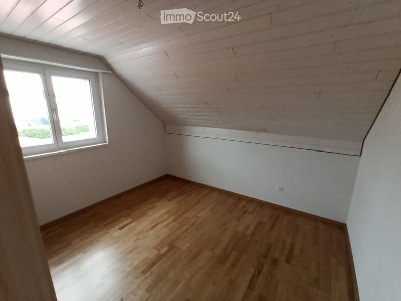 Helle 3.5-Zimmer-Whg. mit grosser Sonnenterrasse im Grünen (5)