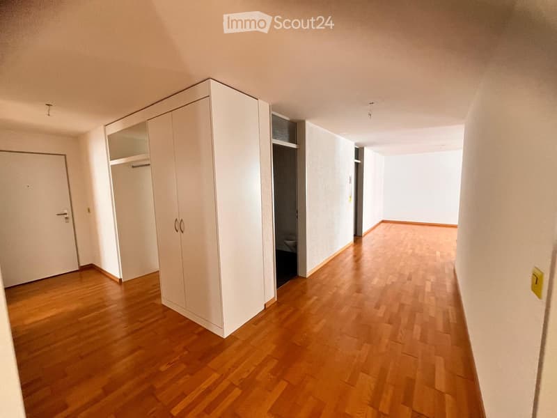 Helle 4.5-Zimmerwohnung an zentraler Lage in Glarus (1)