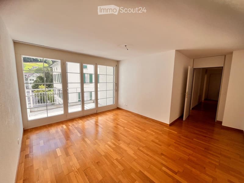 Helle 4.5-Zimmerwohnung an zentraler Lage in Glarus (5)