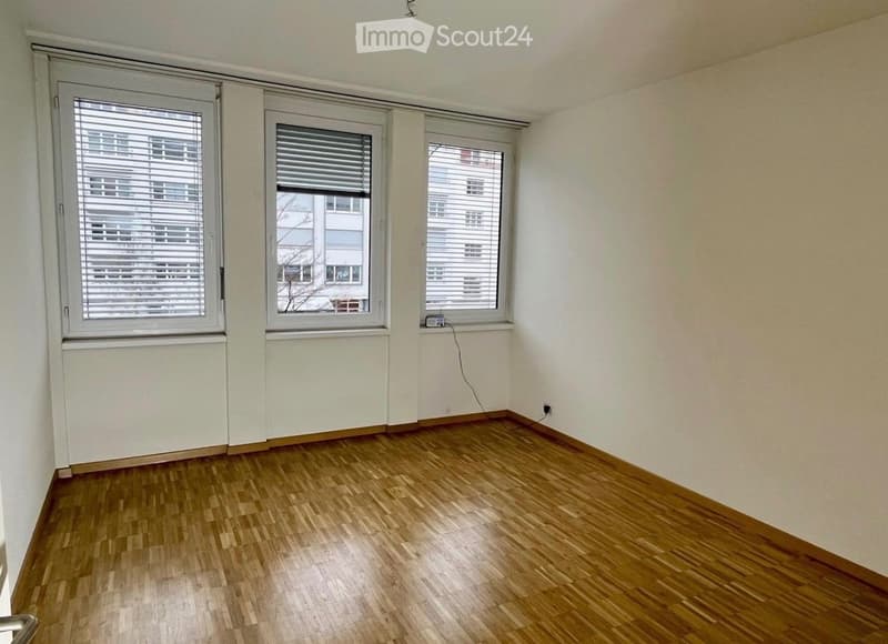 Schöne zentrale 2.5-Zimmer-Wohnung in Biel zu vermieten (4)