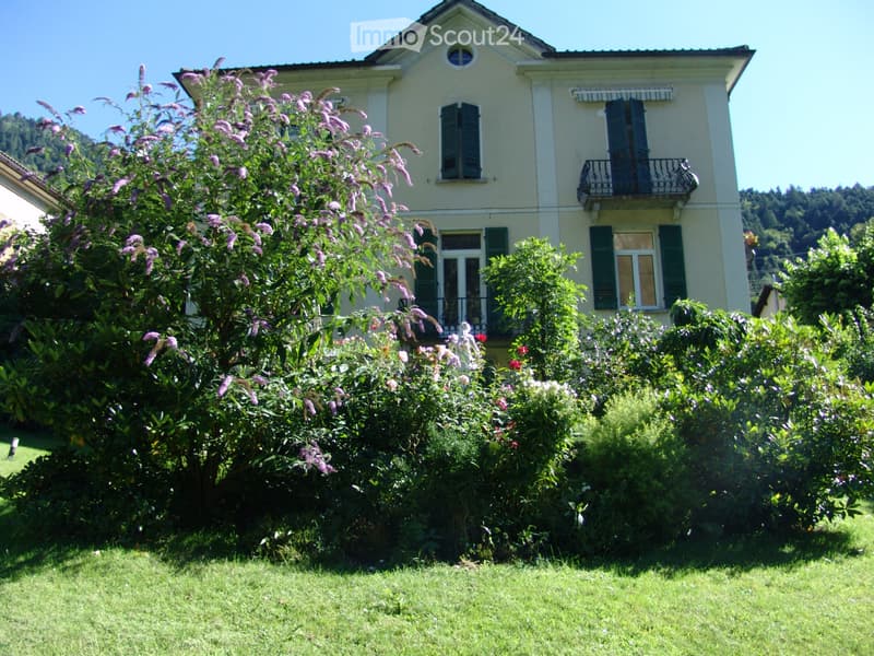 Appartamento indipendente in villa novecentesca, Faido (1)