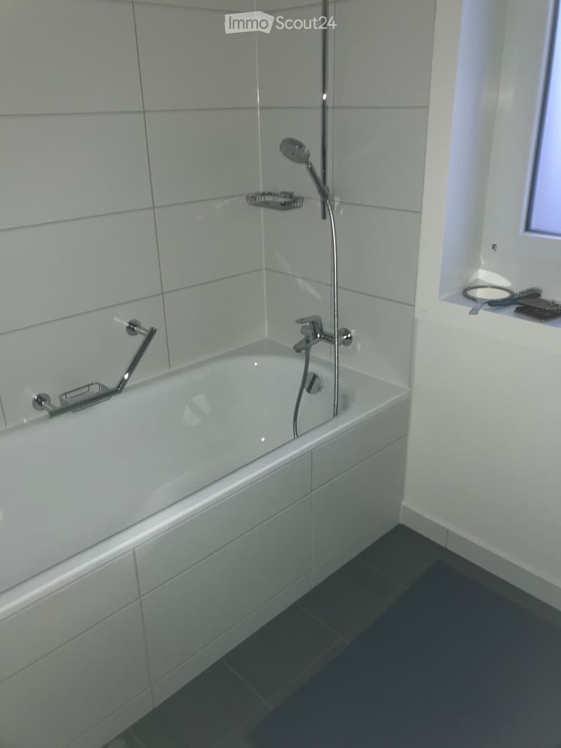 Ab 1 November bis ende April Möblierte 3 1/2 Zimmer Wohnung (3)
