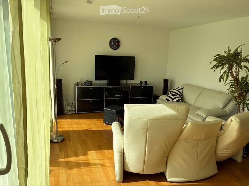 Ab 1 November bis ende April Möblierte 3 1/2 Zimmer Wohnung (1)