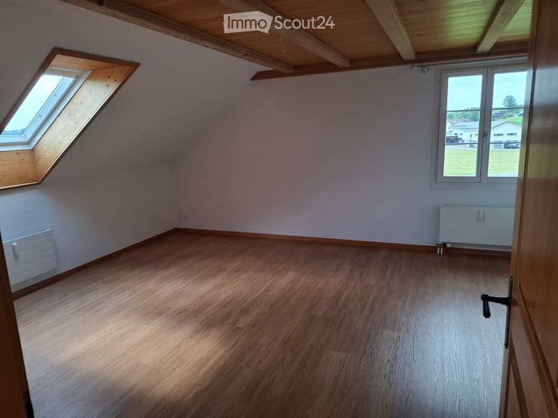 Charmante 5.5 Zimmer Wohnung in Affolten zu vermieten. (1)