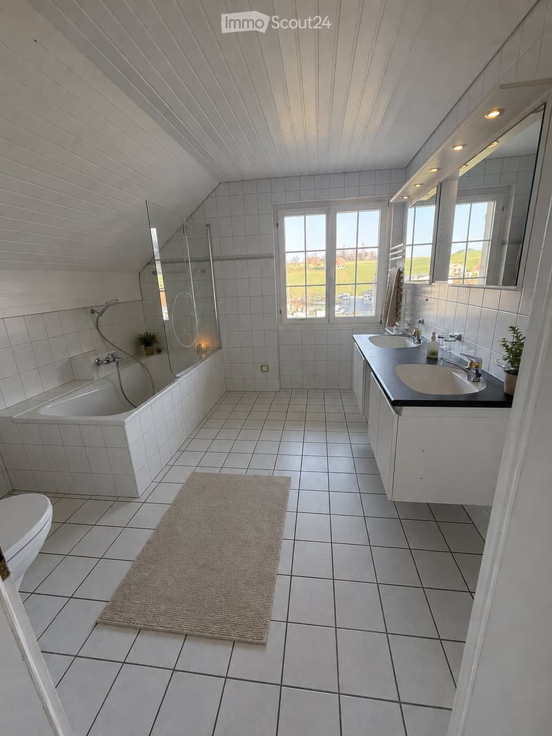 Charmante 2.5-Zimmer-Wohnung im Grünen (3)
