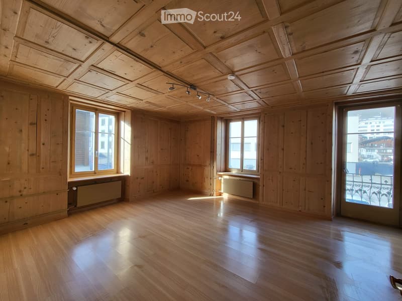 Helle 4.5-Zimmer-Wohnung im Zentrum von Trun (5)