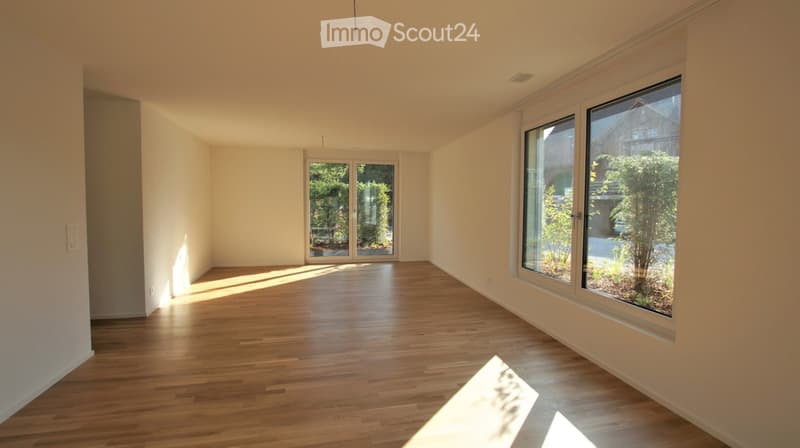 Wunderschöne 3,5 Zi. EG Wohnung mit großer Terrasse (2)
