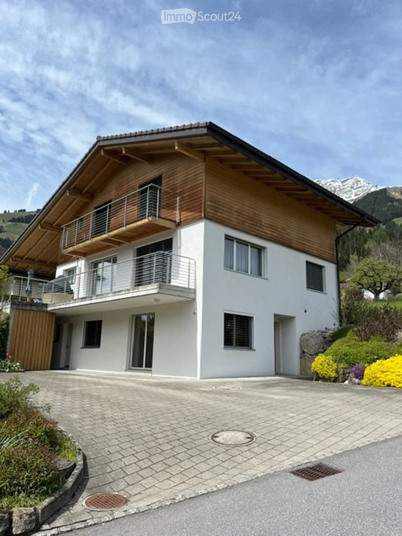 helle 2-Zimmerwohnung an bester Wohnlage in Frutigen (1)