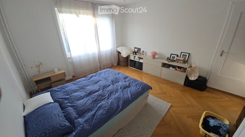 Grosses, helles Zi in charmanter 4,5-Zimmer-Altbauwohnung (2)