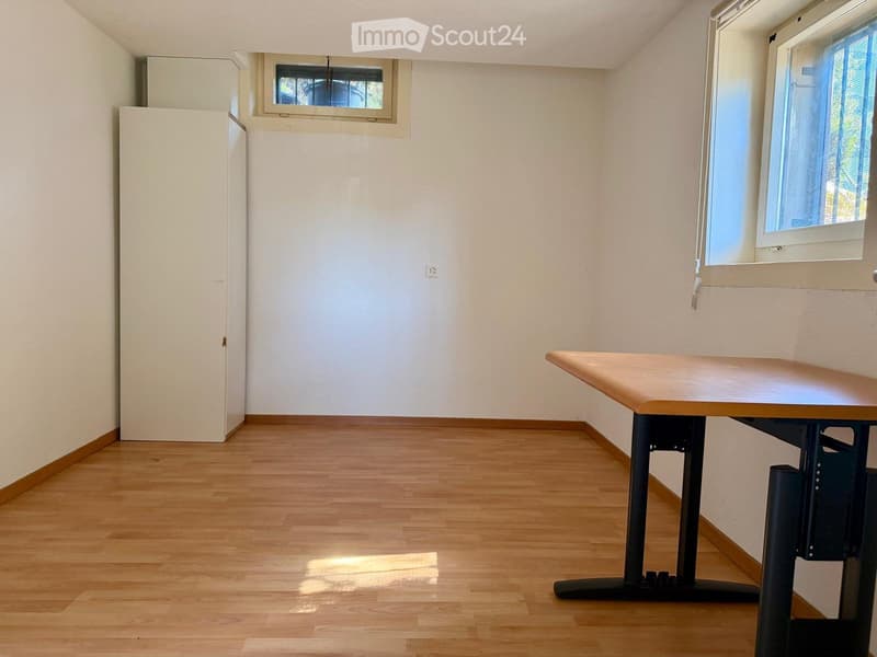 Kleine Gartenwohnung inkl. Aussenparkplatz und Nebenkosten (2)