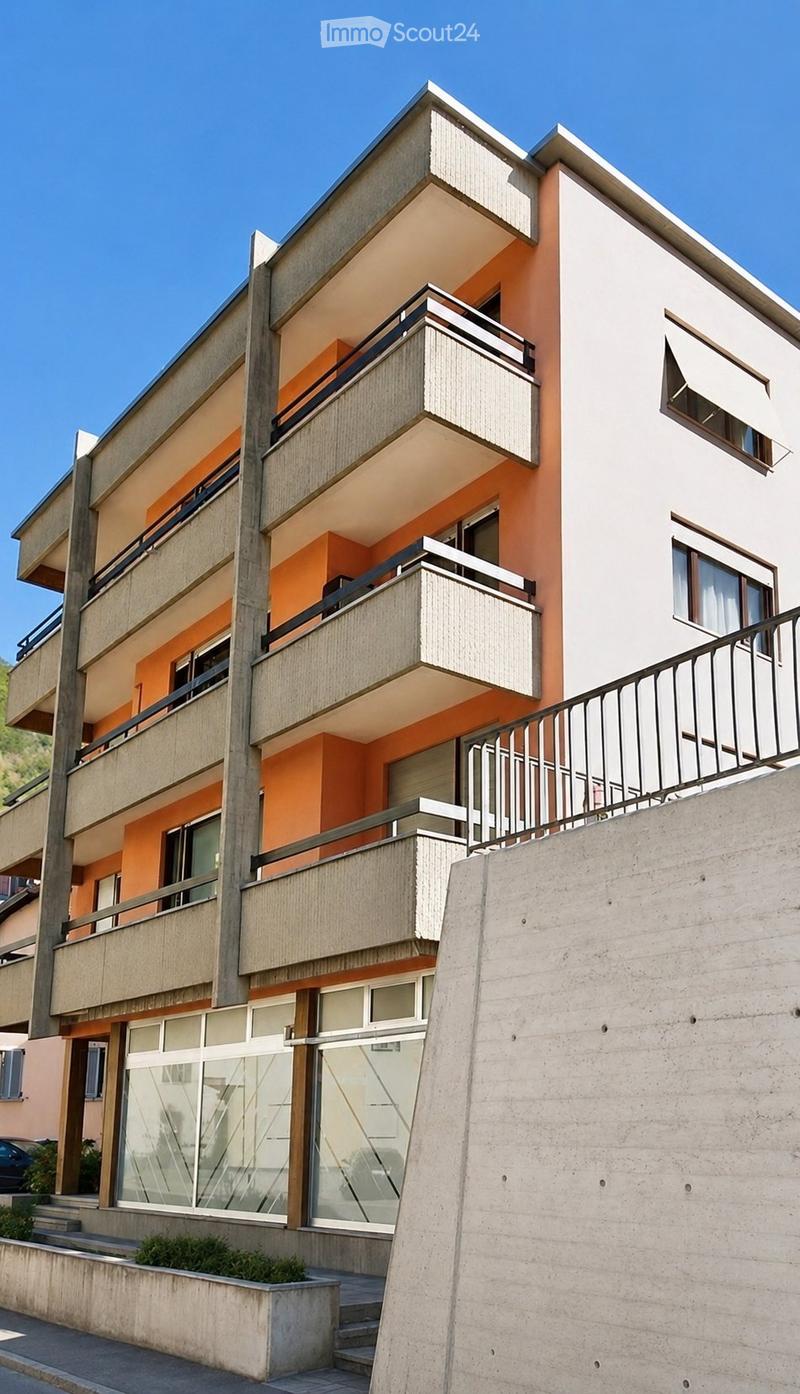 Luminoso appartamento 4.5 locali centro Roveredo (4)