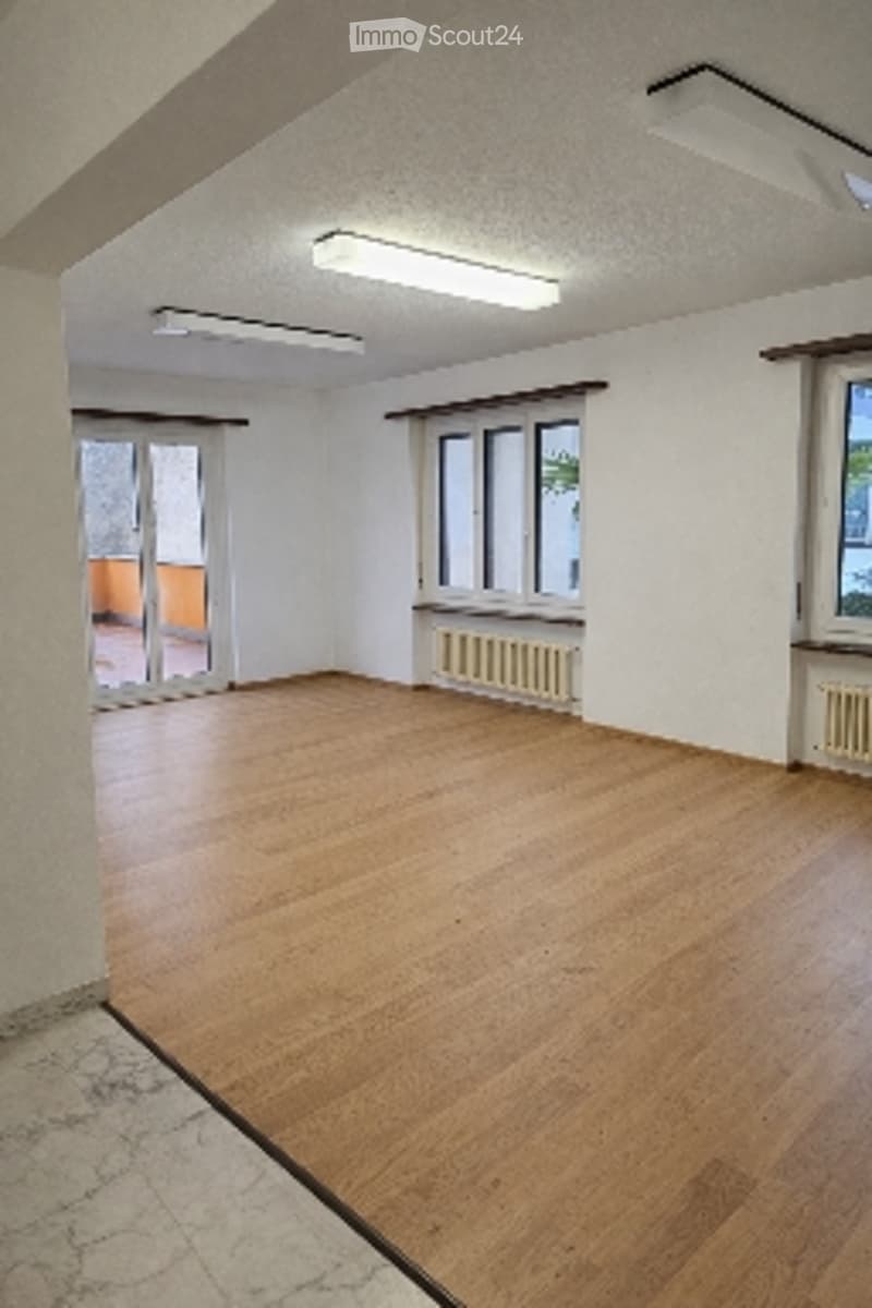 Ampio appartamento 4.5 locali centro Roveredo (2)