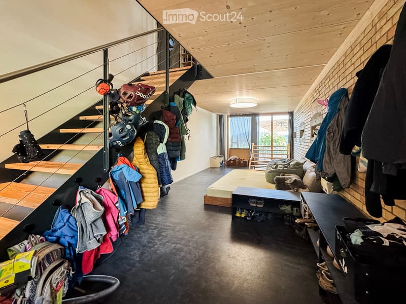 Charmante 4½-Zimmer-Wohnung (180m2) im Grünen in Burgistein (4)