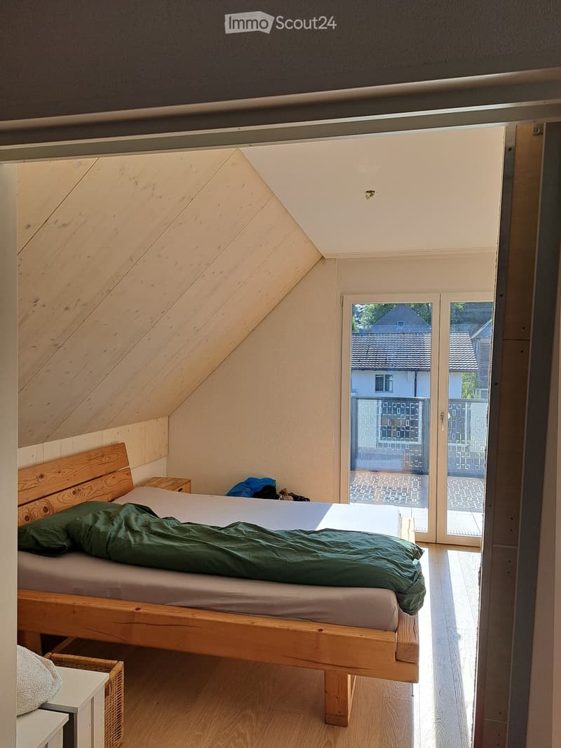 Moderne 2.5-Zimmer-Wohnung Neubau mit Balkon und Lift (4)