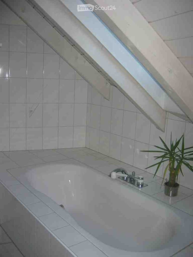 Charmante 4.5-Zimmer-Dachwohnung 140m2 in Buttwil (3)