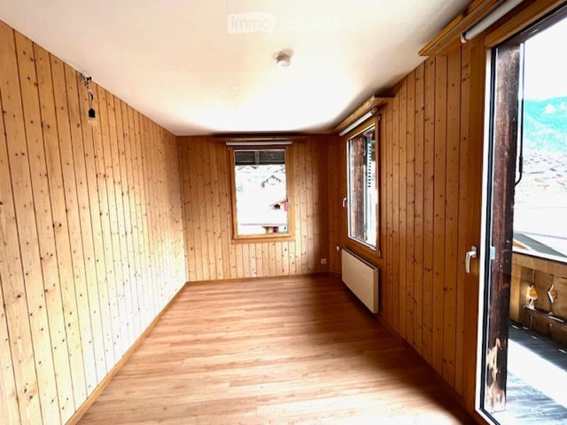 1. Zimmer mit Aussicht auf See und Berge in  6 Zi. Wohnung (2)
