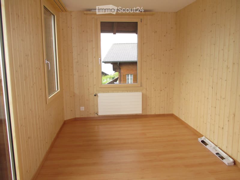 1. Zimmer mit Aussicht auf See und Berge in  6 Zi. Wohnung (5)