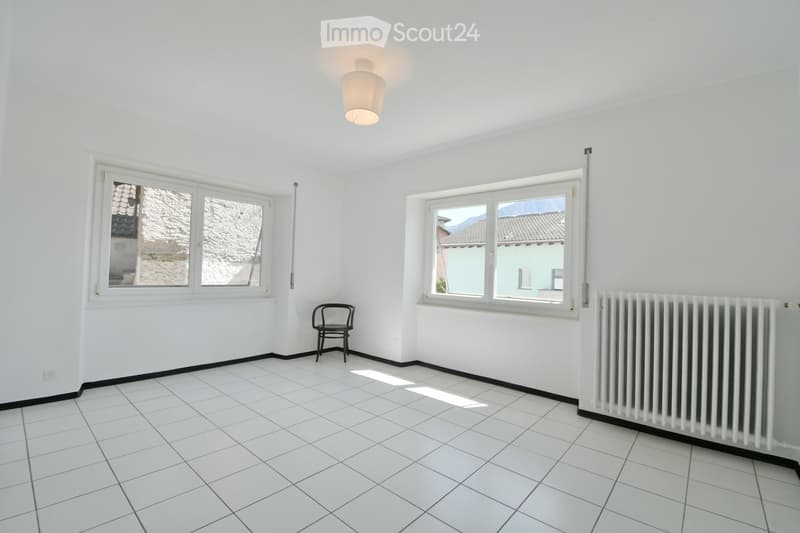 APPARTAMENTO 4.5 LOCALI A GORDOLA (4)