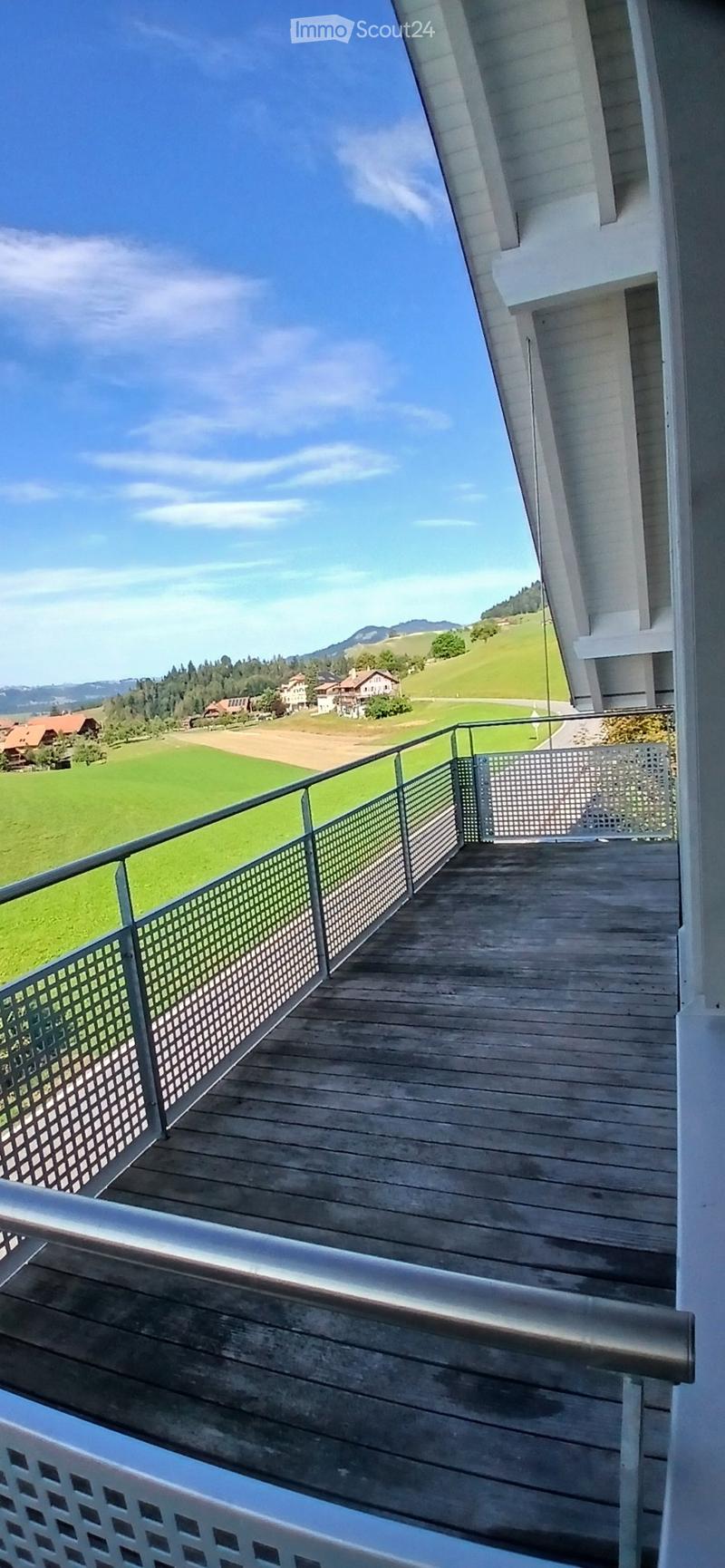 grosszügige, helle 3.5 Zimmer Dachwohnung in Homberg b. Thun (5)