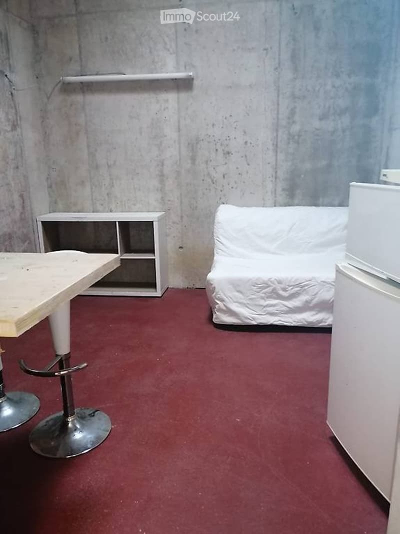 Privato affitta spazio magazzino-ufficio (5)