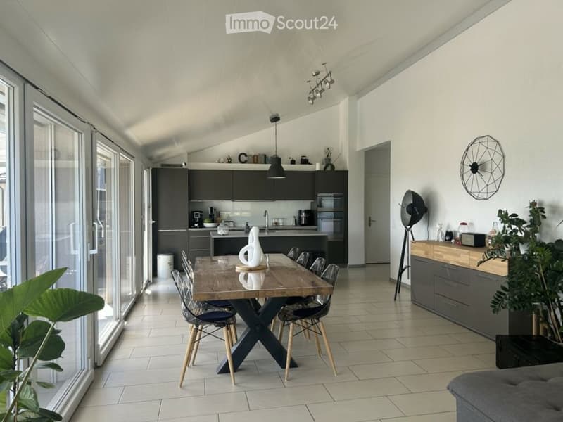 Dernier étage appart. de 3 pièces avec balcon à Ecublens (3)