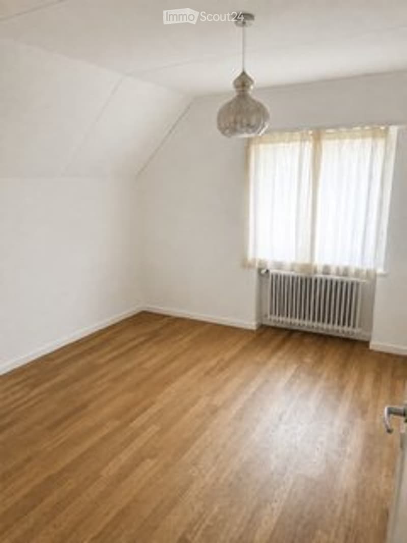 Schöne 3 Zimmer Wohnung zu vermieten (2)
