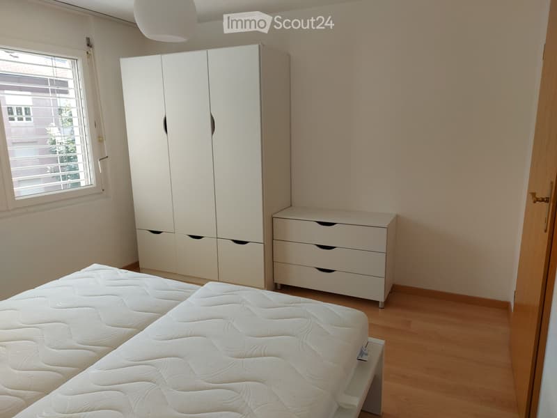 Möbliertes Einzelzimmer in 4,5 Zi. Wohnung zu vermieten (2)