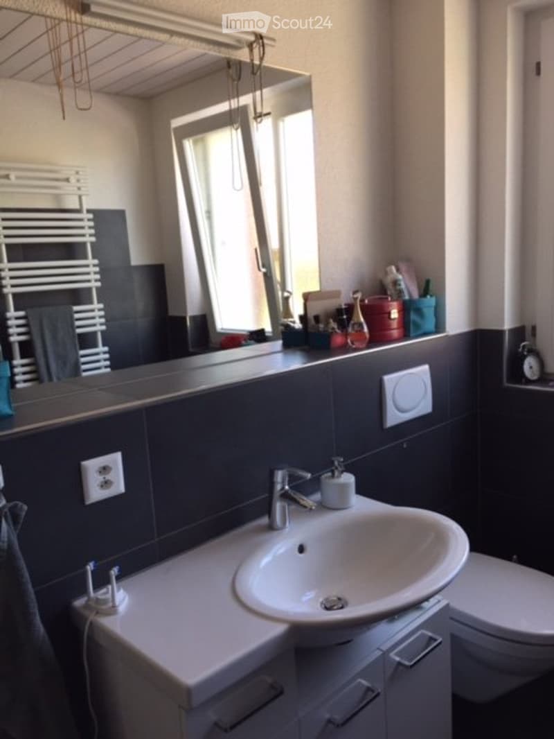 Schöne 3-Zimmer-Wohnung zu vermieten im Lehrerhaus (1)