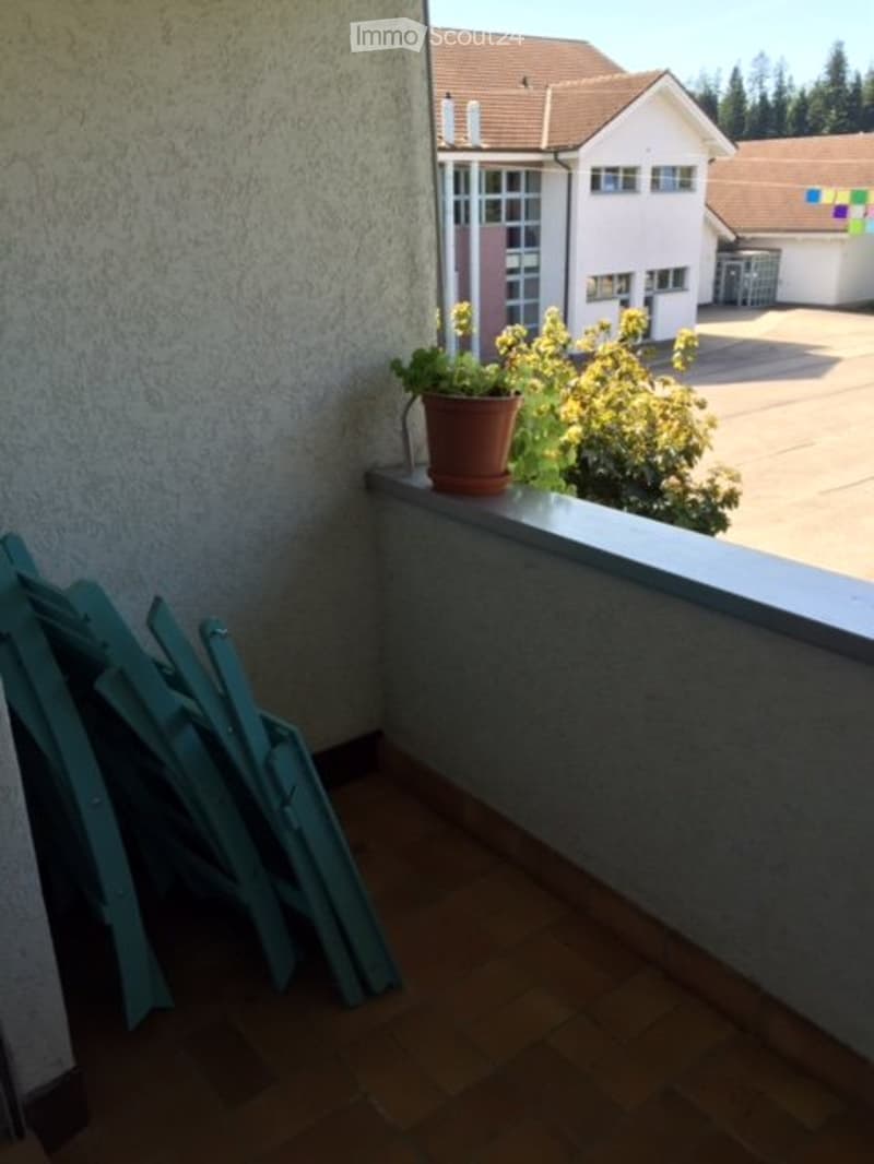 Schöne 3-Zimmer-Wohnung zu vermieten im Lehrerhaus (2)