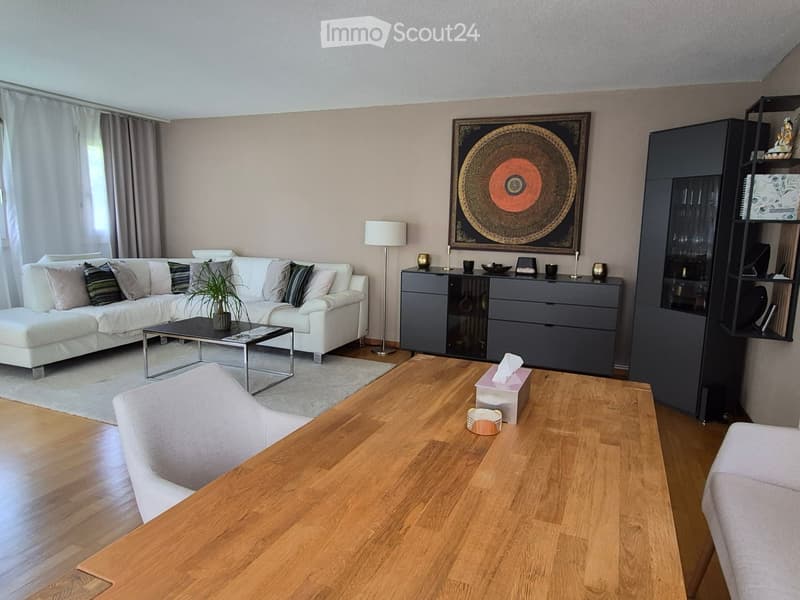 schönes WG Zimmer mit eigenem Bad nahe Zürich (1)