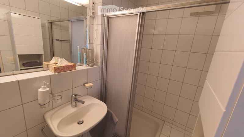 schönes WG Zimmer mit eigenem Bad nahe Zürich (2)