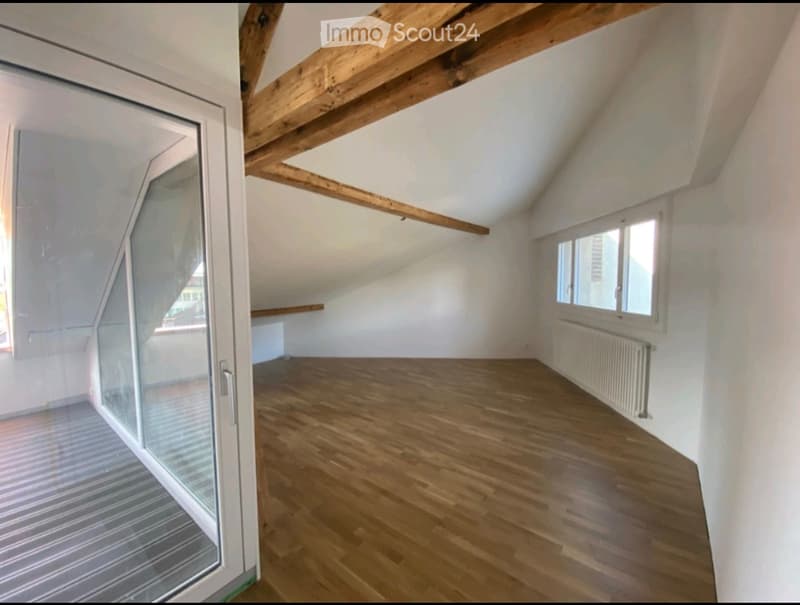 Nachmieter für 1.5-Zimmer Dachwohnung in Thun ab 1.9.26 (2)