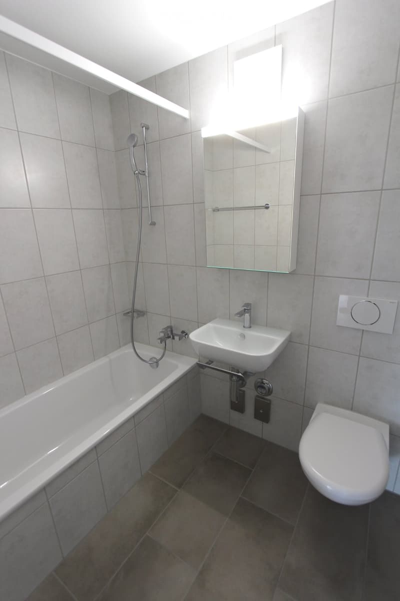 Helle 3-Zimmer-Wohnung, 8. Stock mit Balkon schöner Aussicht (2)
