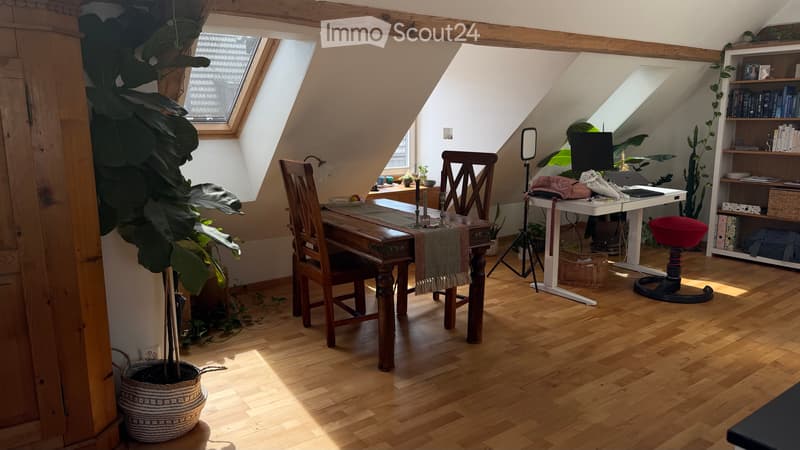Gemütliche Dachgeschosswohnung mit Balkon (2)