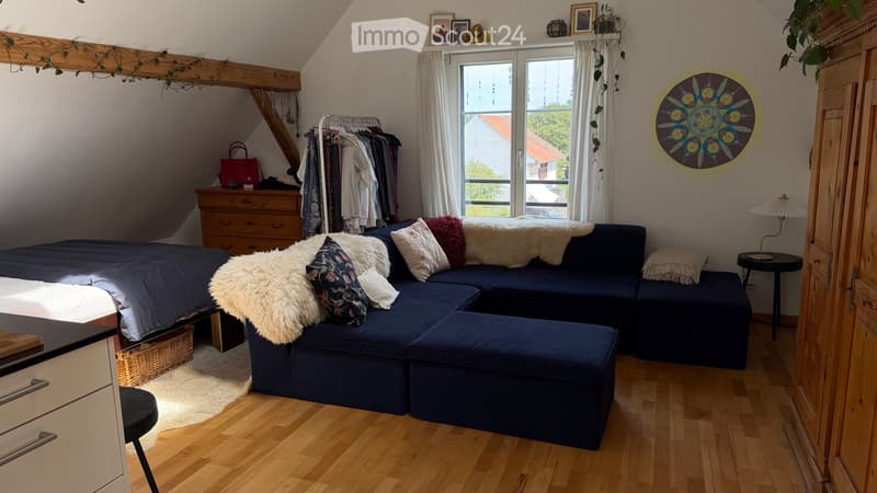 Gemütliche Dachgeschosswohnung mit Balkon (3)