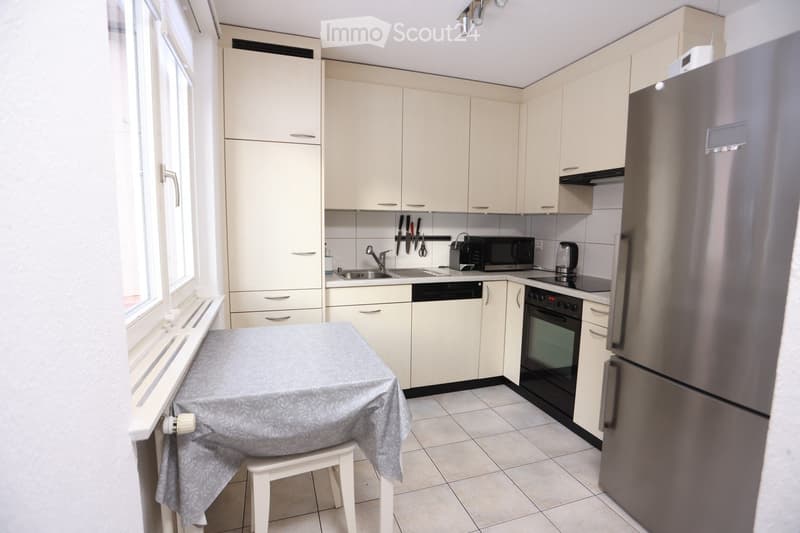 5.5 Zimmer Einfamilienhaus mit Garten und Garage in Linthal (3)