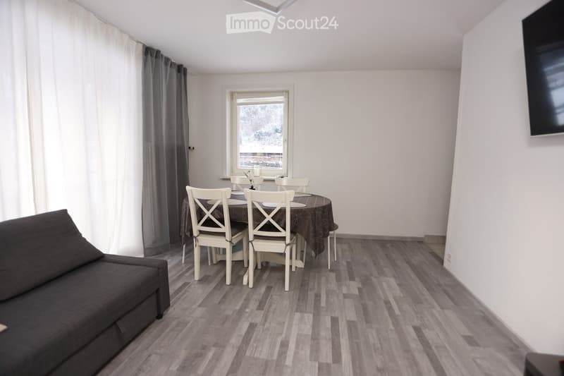 5.5 Zimmer Einfamilienhaus mit Garten und Garage in Linthal (2)