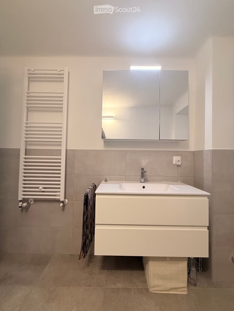 Subentro stanza dal 15.09 appartamento Lugano Loreto (2)